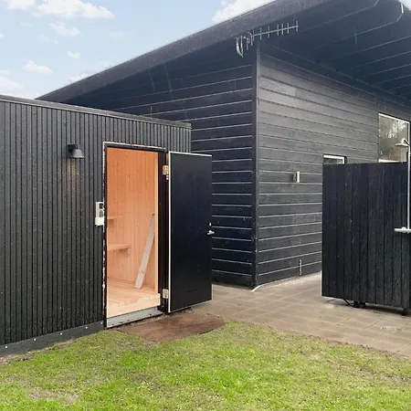 Stunning Home In Ebeltoft With Sauna 度假居 *