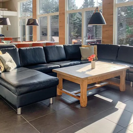 Stunning Home In Ebeltoft With Sauna *