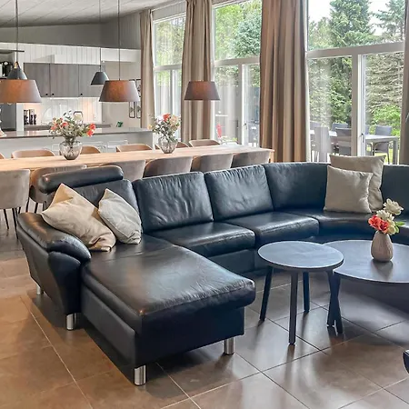 Stunning Home In Ebeltoft With Sauna