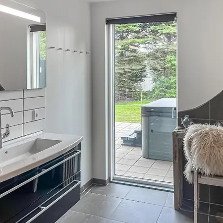 Stunning Home In Ebeltoft With Sauna 埃贝尔托夫特