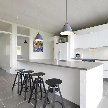 Six-bedroom In Ebeltoft